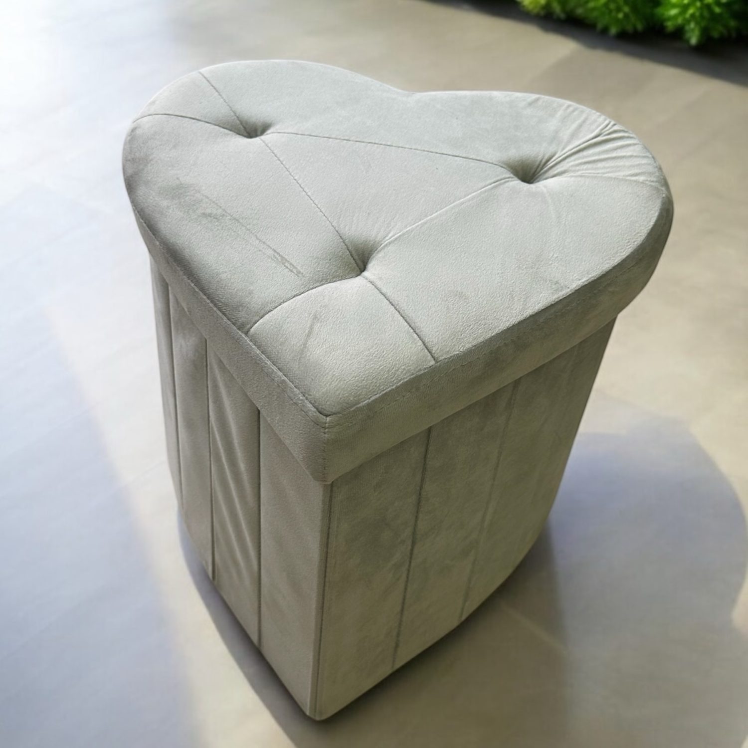 pouf in velluto cuore